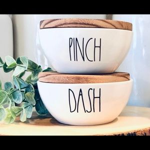 RAE DUNN pinch & dash bowl w wooden lid